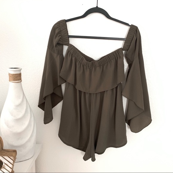 Rumor Boutique army green halter flare sleeve tie waist romper size 6 - Picture 2 of 11